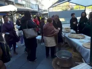 Μαθήματα ποντιακής κουζίνας από τον ποντιακό σύλλογο Νεοκαισάρειας Μαθήματα ποντιακής κουζίνας από τον ποντιακό σύλλογο Νεοκαισάρειας