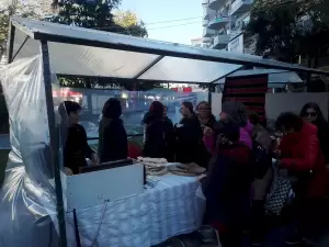 Μαθήματα ποντιακής κουζίνας από τον ποντιακό σύλλογο Νεοκαισάρειας Μαθήματα ποντιακής κουζίνας από τον ποντιακό σύλλογο Νεοκαισάρειας