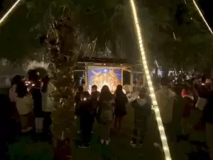 Η Μητρόπολη Κατερίνης φωταγώγησε το δικό της χριστουγεννιάτικο δέντρο (εικόνες) Η Μητρόπολη Κατερίνης φωταγώγησε το δικό της χριστουγεννιάτικο δέντρο (εικόνες)