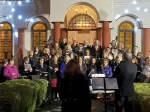 Η Μητρόπολη Κατερίνης φωταγώγησε το δικό της χριστουγεννιάτικο δέντρο (εικόνες) Η Μητρόπολη Κατερίνης φωταγώγησε το δικό της χριστουγεννιάτικο δέντρο (εικόνες)