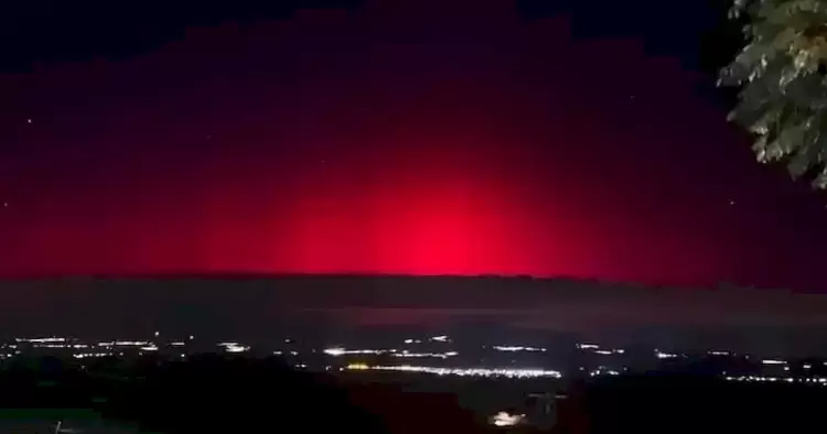 Πρωτοφανές: Το Βόρειο Σέλας εμφανίστηκε στη Βόρεια Ελλάδα