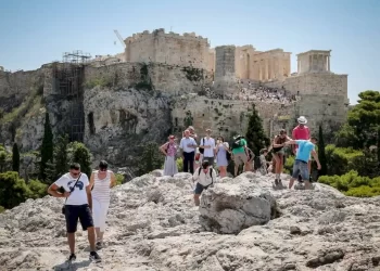 Σχεδόν 30 εκατομμύρια τουρίστες έφτασαν στην Ελλάδα το πρώτο 9μηνο του 2023