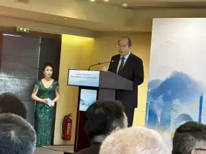 Ο Σταύρος Δαραξής με Κινέζους επιχειρηματίες συμμετείχε σε εκδήλωση του ελληνοκινεζικού εμπορικού επιμελητηρίου