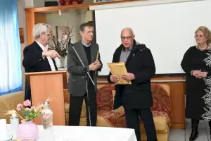 Στον Κολινδρό Πιερίας τιμούν τον Κώστα Χειμωνίδη. Στον Κολινδρό Πιερίας τιμούν τον Κώστα Χειμωνίδη.