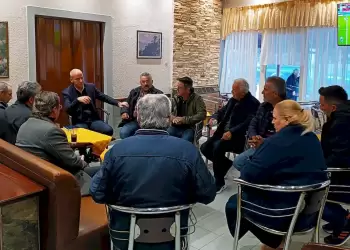 Συνάντηση στην Βρόντου με καλλιεργητές σταφυλιών της ποικιλίας Crimson είχε ο Βουλευτής Πιερίας Φώντας Μπαραλιάκος.