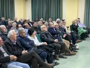 Συνεδρίαση της Ν.Ε. ΠΑΣΟΚ Πιερίας στην Κατερίνη παρουσια του  βουλευτή  β΄ Θεσσαλονίκης Θανάση Γκλαβίνα