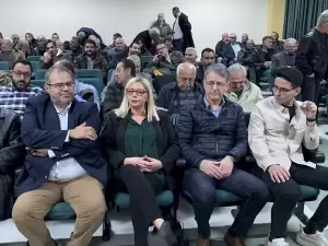 Συνεδρίαση της Ν.Ε. ΠΑΣΟΚ Πιερίας στην Κατερίνη παρουσια του  βουλευτή  β΄ Θεσσαλονίκης Θανάση Γκλαβίνα