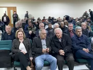 Συνεδρίαση της Ν.Ε. ΠΑΣΟΚ Πιερίας στην Κατερίνη παρουσια του  βουλευτή  β΄ Θεσσαλονίκης Θανάση Γκλαβίνα