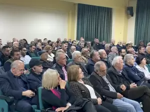 Συνεδρίαση της Ν.Ε. ΠΑΣΟΚ Πιερίας στην Κατερίνη παρουσια του  βουλευτή  β΄ Θεσσαλονίκης Θανάση Γκλαβίνα