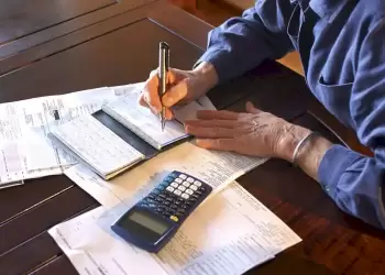 Συντάξεις: Τι ισχύει για τα όρια ηλικίας και πότε αλλάζουν Συντάξεις: Τι ισχύει για τα όρια ηλικίας και πότε αλλάζουν