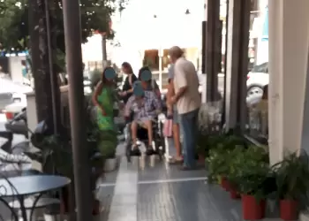 Τα πεζοδρόμια για τους πεζούς πότε;