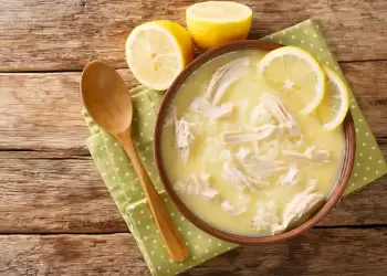 Τι θα φάμε σήμερα – κοτόσουπα αυγολέμονο 