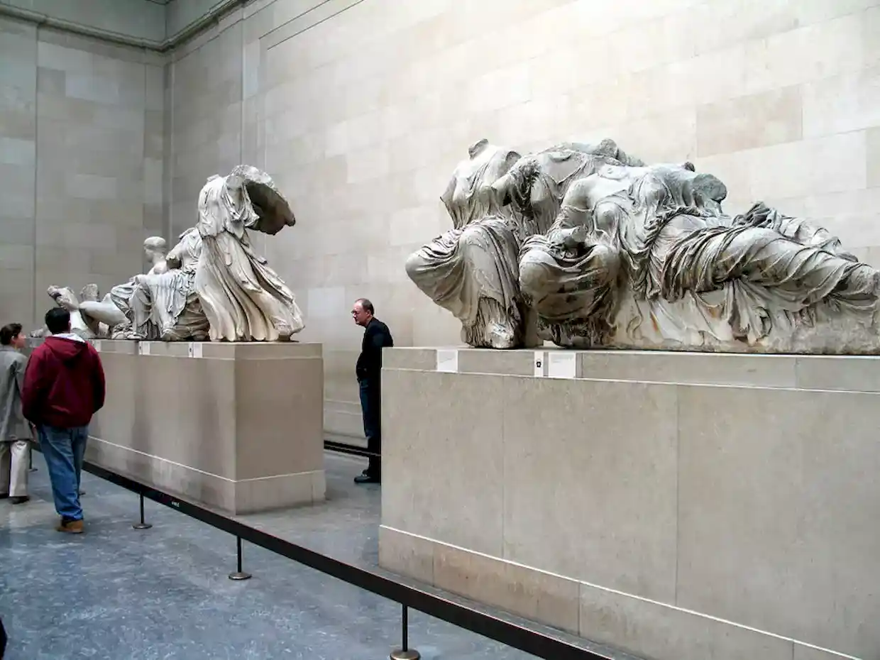 Το Μουσείο της Ακρόπολης απαντά στον Σούνακ: «Πολιτισμός είναι και οι σχέσεις και οι συμπεριφορές των ανθρώπων»
