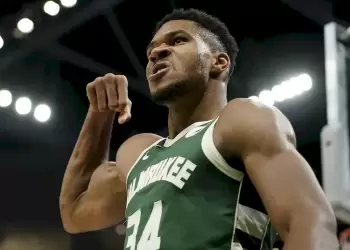 Γιάννης Αντετοκούνμπο: Οι συμβουλές του με αφορμή τα 29α γενέθλιά του Αντετοκούνμπο: Οι συμβουλές του με αφορμή τα 29α γενέθλιά του