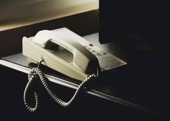 Απίστευτη απάτη σε βάρος ηλικιωμένης - Της απέσπασαν 130.000 ευρώ Απίστευτη απατή σε βάρος ηλικιωμένης – Της απέσπασαν 130.000 ευρώ