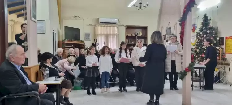 Χριστούγεννα στα ΚΑΠΗ Κατερίνης Χριστούγεννα