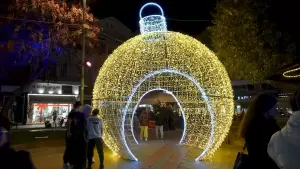 Χριστούγεννα στην Κατερίνη: Η πόλη & οι κοινότητες έβαλαν τα γιορτινά τους!