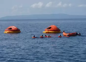 Η Διασωστική Ομάδα Πιερίας εκπαιδεύεται στο Σχολείο Εκπαίδευσης Θαλάσσιας Επιβίωσης