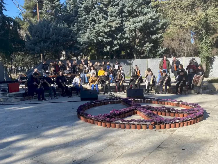 Δημοτικό Πάρκο Κατερίνης – Για την ειρήνη τραγούδησαν μαθητές της πόλης