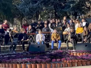 Δημοτικό Πάρκο Κατερίνης – Για την ειρήνη τραγούδησαν μαθητές της πόλης