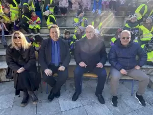 Δημοτικό Πάρκο Κατερίνης – Για την ειρήνη τραγούδησαν μαθητές της πόλης