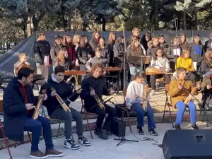 Δημοτικό Πάρκο Κατερίνης – Για την ειρήνη τραγούδησαν μαθητές της πόλης