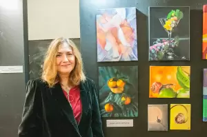 Εγκαίνια ομαδικής εικαστικής έκθεσης – Οι εικαστικοί τίμησαν τη Λίνα Γιαμούζη