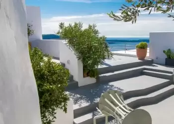 Ελλάδα: Πόλος έλξης ευρωπαϊκών κεφαλαίων για αγορές εξοχικών κατοικιών