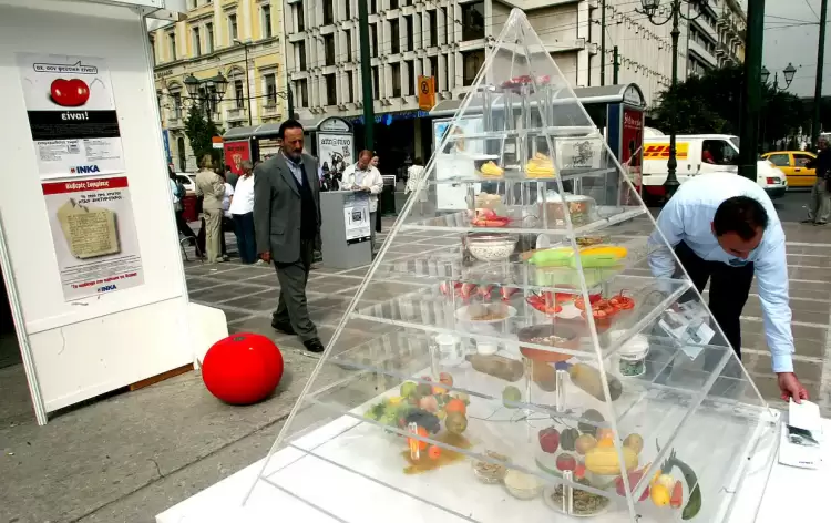 Έξι στους δέκα αναζητούν οικονομικά προϊόντα