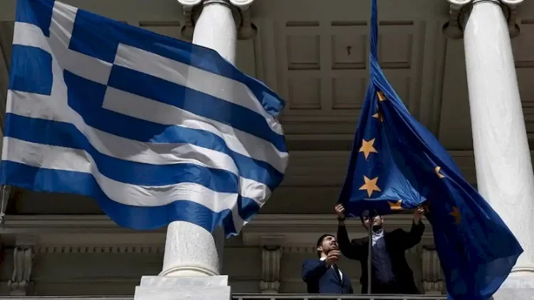 Ευρωβαρόμετρο: Οι Έλληνες πιστεύουν στην Ευρώπη – 7 στους 10 θεωρούν ότι η χώρα έχει ωφεληθεί από την ένταξη στην ΕΕ