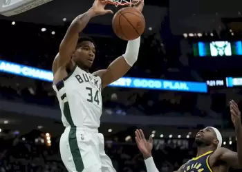 Γιάννης Αντετοκούνμπο: Διαστημική εμφάνιση με 64 πόντους σε 35 λεπτά - Δείτε το ιστορικό ρεκόρ στο 140-126 με τους Πέισερς Γιάννης Αντετοκούνμπο: Διαστημική εμφάνιση με 64 πόντους σε 35 λεπτά – Δείτε το ιστορικό ρεκόρ στο 140 126 με τους Πέισερς