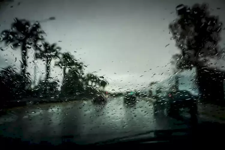 Καιρός: «Έρχονται» βροχές και καταιγίδες από το απόγευμα