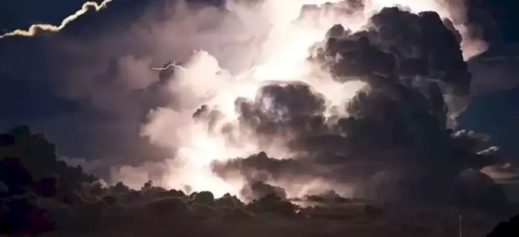 Ο Καιρός στην Κατερίνη και την Πιερία σήμερα, Σάββατο 16/12: Νεφώσεις με βροχές και ισχυρές καταιγίδες Ο Καιρός στην Κατερίνη και την Πιερία σήμερα, Σάββατο 16/12: Νεφώσεις με βροχές και ισχυρές καταιγίδες