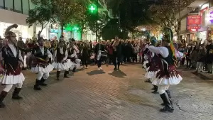 Κατερίνη: Οι Μωμόγεροι της Ποντιακής Θεατρικής Σκηνής Πιερίας παρουσίασαν το δρώμενο στον πεζόδρομο της πόλης. Κατερίνη: Οι Μωμόγεροι της Ποντιακής Θεατρικής Σκηνής Πιερίας παρουσίασαν το δρώμενο στον πεζόδρομο της πόλης.