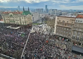 Μεγάλη συγκέντρωση διαμαρτυρίας στο κέντρο Βελιγραδίου με αίτημα την επανάληψη των εκλογών