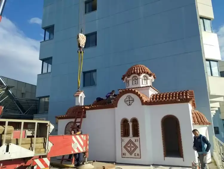 Παρεκκλήσι στο Νοσοκομείο Κατερίνης - Αφιερωμένο σε δύο αγίους του 20ου αιώνα Παρεκκλήσι στο Νοσοκομείο Κατερίνης – Αφιερωμένο σε δύο αγίους του 20ου αιώνα