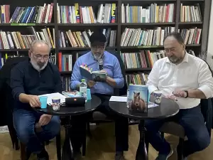 Παρουσιάστηκε στο βιβλιοπωλείο «Νέστωρ» “Το άλογο που κλαίει” του Παναγιώτη Τσαναξίδη Παρουσιάστηκε στο βιβλιοπωλείο «Νέστωρ» “Το άλογο που κλαίει” του Παναγιώτη Τσαναξίδη