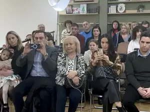 Παρουσιάστηκε στο βιβλιοπωλείο «Νέστωρ» “Το άλογο που κλαίει” του Παναγιώτη Τσαναξίδη Παρουσιάστηκε στο βιβλιοπωλείο «Νέστωρ» “Το άλογο που κλαίει” του Παναγιώτη Τσαναξίδη