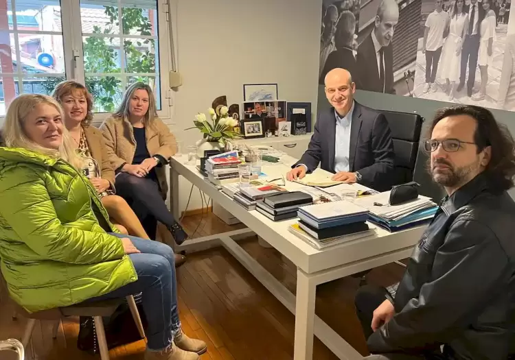 Ο Σύλλογος Διοικητικών Υπαλλήλων ΓΝ Κατερίνης στον βουλευτή Πιερίας της Νέας Δημοκρατίας κ. Ξενοφώντα Μπαραλιάκο Ο Σύλλογος Διοικητικών Υπαλλήλων ΓΝ Κατερίνης στον βουλευτή Πιερίας της Νέας Δημοκρατίας κ. Ξενοφώντα Μπαραλιάκο