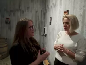 Τάνια Δούλαλα – Έκθεση φωτογραφίας: Ένας διάλογος εικόνων και λέξεων στον Olympus Wines Tasting Room στο Λιτόχωρο