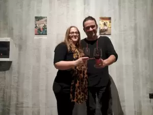 Τάνια Δούλαλα – Έκθεση φωτογραφίας: Ένας διάλογος εικόνων και λέξεων στον Olympus Wines Tasting Room στο Λιτόχωρο