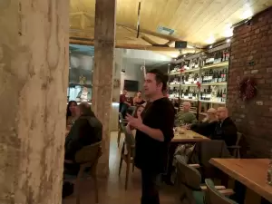 Τάνια Δούλαλα – Έκθεση φωτογραφίας: Ένας διάλογος εικόνων και λέξεων στον Olympus Wines Tasting Room στο Λιτόχωρο