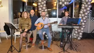 Το «Ποσειδών Παλλάς» δεξιώθηκε το προσωπικό του (εικόνες) Το «Ποσειδών Παλλάς» δεξιώθηκε το προσωπικό του