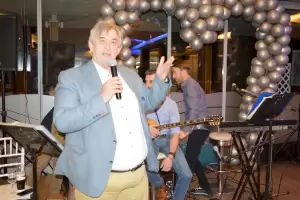 Το «Ποσειδών Παλλάς» δεξιώθηκε το προσωπικό του (εικόνες) Το «Ποσειδών Παλλάς» δεξιώθηκε το προσωπικό του