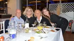 Το «Ποσειδών Παλλάς» δεξιώθηκε το προσωπικό του (εικόνες) Το «Ποσειδών Παλλάς» δεξιώθηκε το προσωπικό του