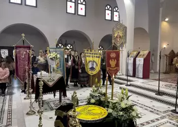 Βούρκωσε ο Παπασωκράτης στο μνημόσυνο του Κοτζά Αναστάς (βίντεο)