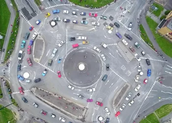 Magic Roundabout: Ο πιο περίπλοκος κυκλικός κόμβος στον πλανήτη – Πώς λειτουργεί (βίντεο)
