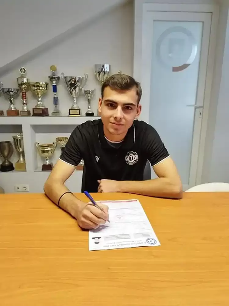 Ανακοίνωσε τον Αλεξίου ο Πιερικός απο την Κ19 του Άρη Ανακοίνωσε τον Αλεξίου ο Πιερικός απο την Κ19 του Άρη