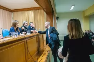 Δημήτριος Δημηνάς: «h τελευταία εξομολόγηση» η μυθιστορηματική αφήγηση ενός πραγματικού γεγονότος ()