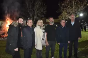 Δήμος Κατερίνης: Αναβίωσε το “Κάψιμο του Καλικάvτζαρου” στον Άνω Άη Γιάννη & στη Σεβαστή